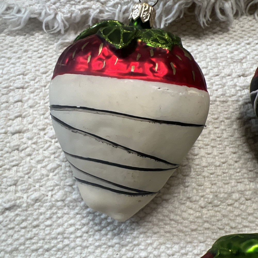 Dark White Chocolate Dipped Strawberry Christmas Ornaments Blown Glass Set Of 5 - Picture 7 of 16